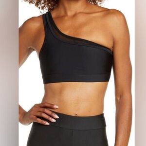 Alo Airlift Excite one shoulder sports bra